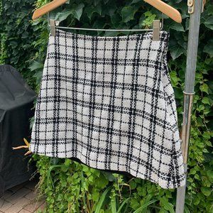 Classic Black and White Plaid Skirt